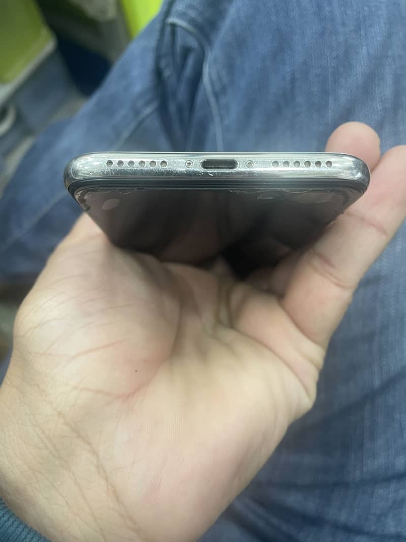Apple iPhone X 3
