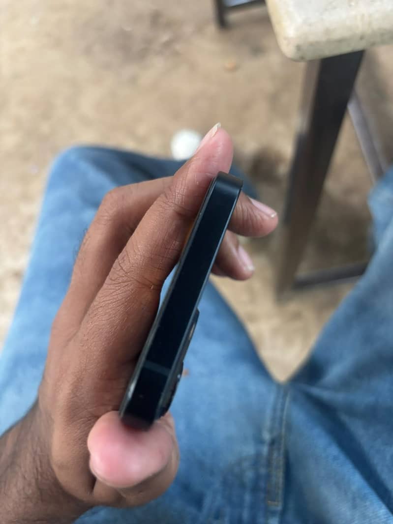 Apple iPhone 13 1