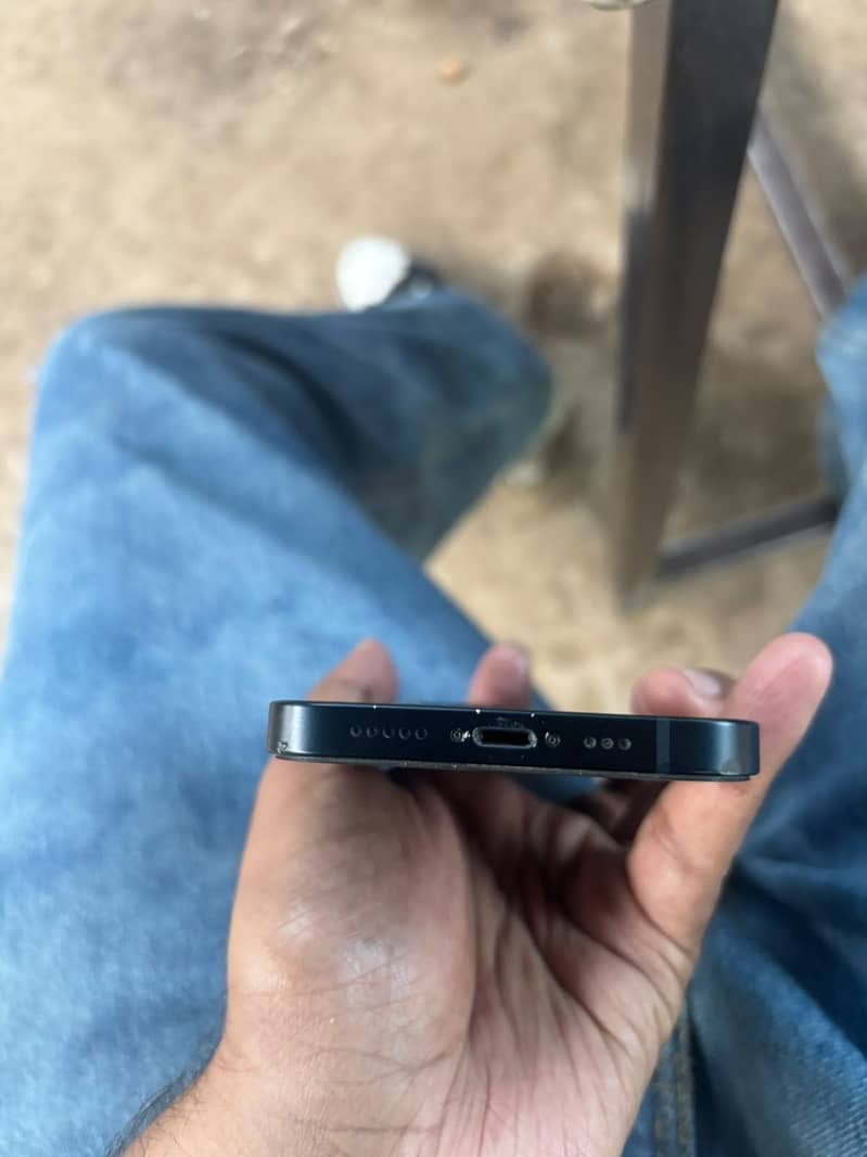 Apple iPhone 13 2