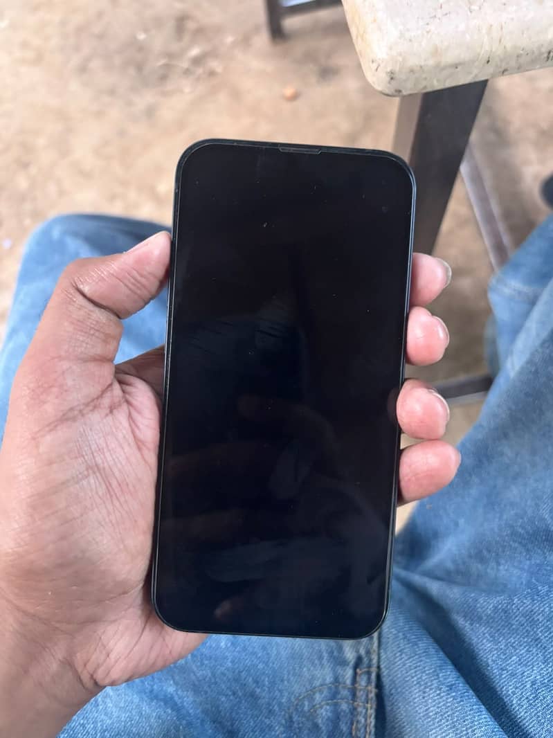 Apple iPhone 13 7