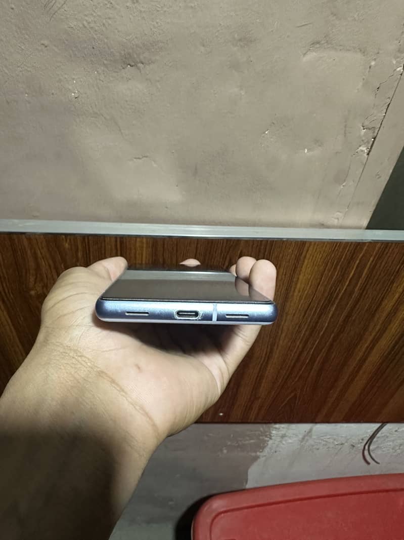 Google pixel 7a 5