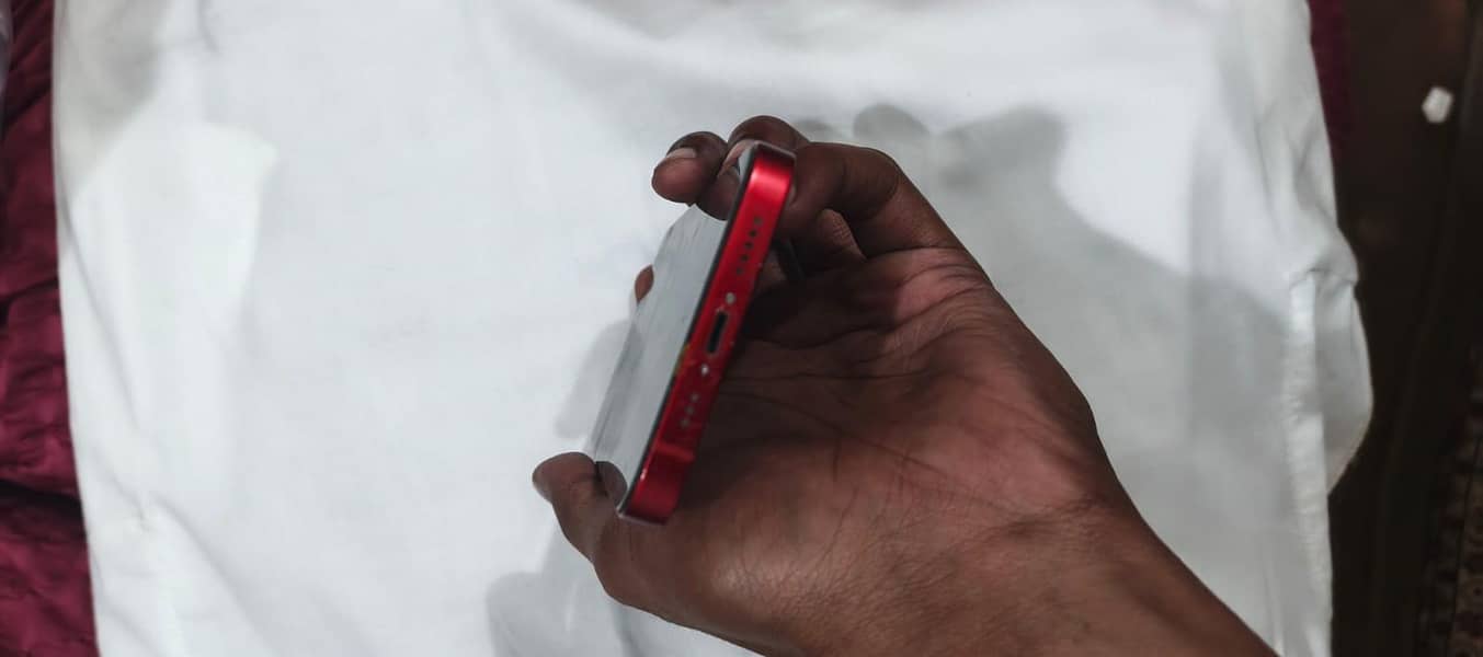 Apple iPhone 13 1