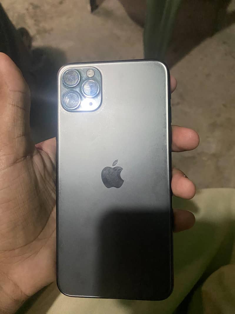 Apple iPhone 11 Pro Max 14