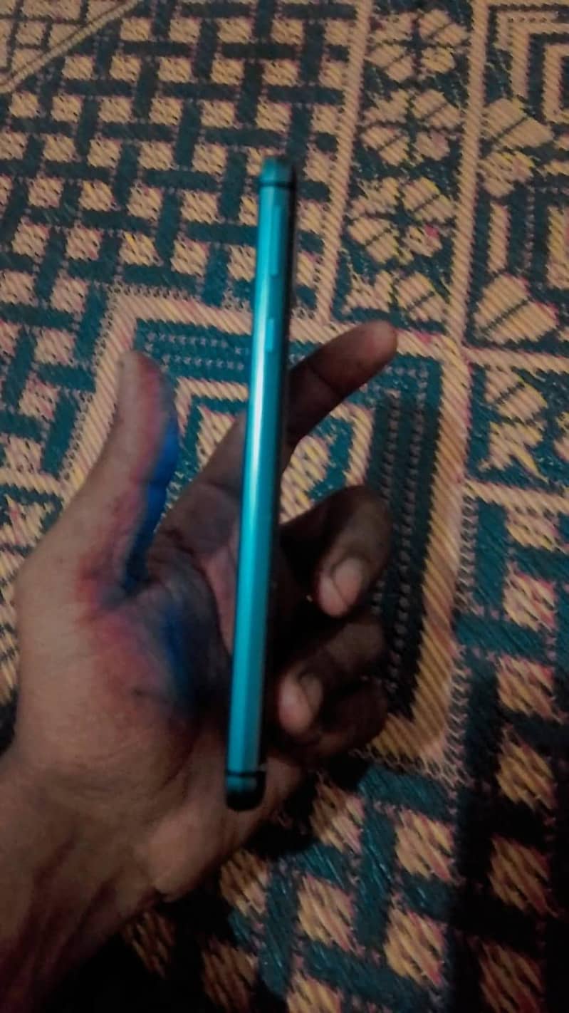 Sharp Aquos Sense 0