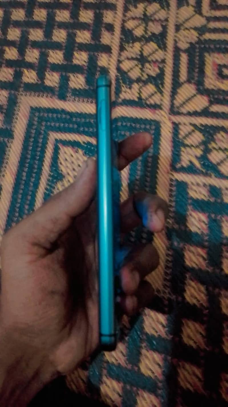Sharp Aquos Sense 2