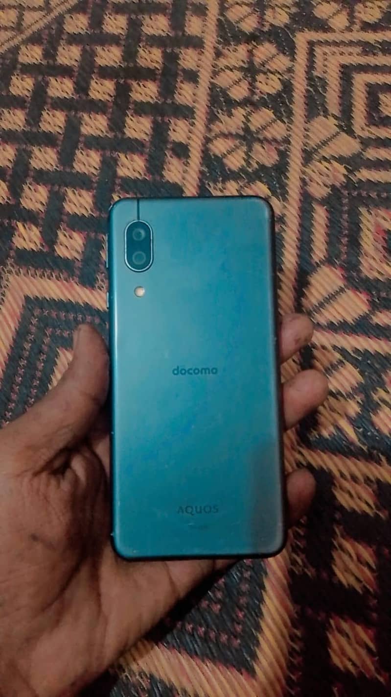 Sharp Aquos Sense 5