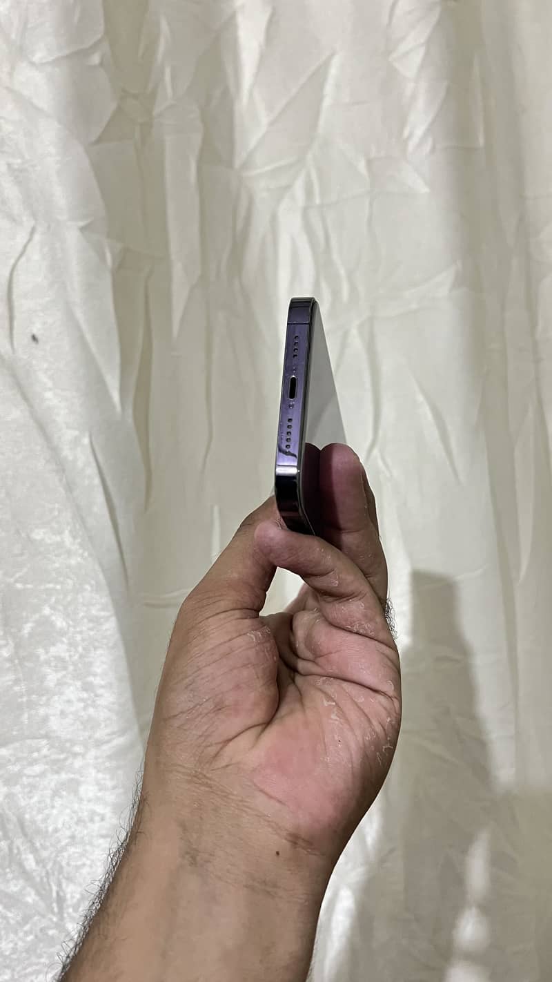 Apple iPhone 14 Pro Max 1