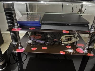 Table for TVs and consoles