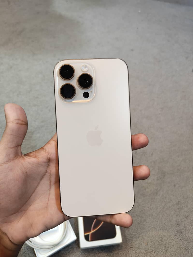 Apple iPhone 16 Pro Max 1