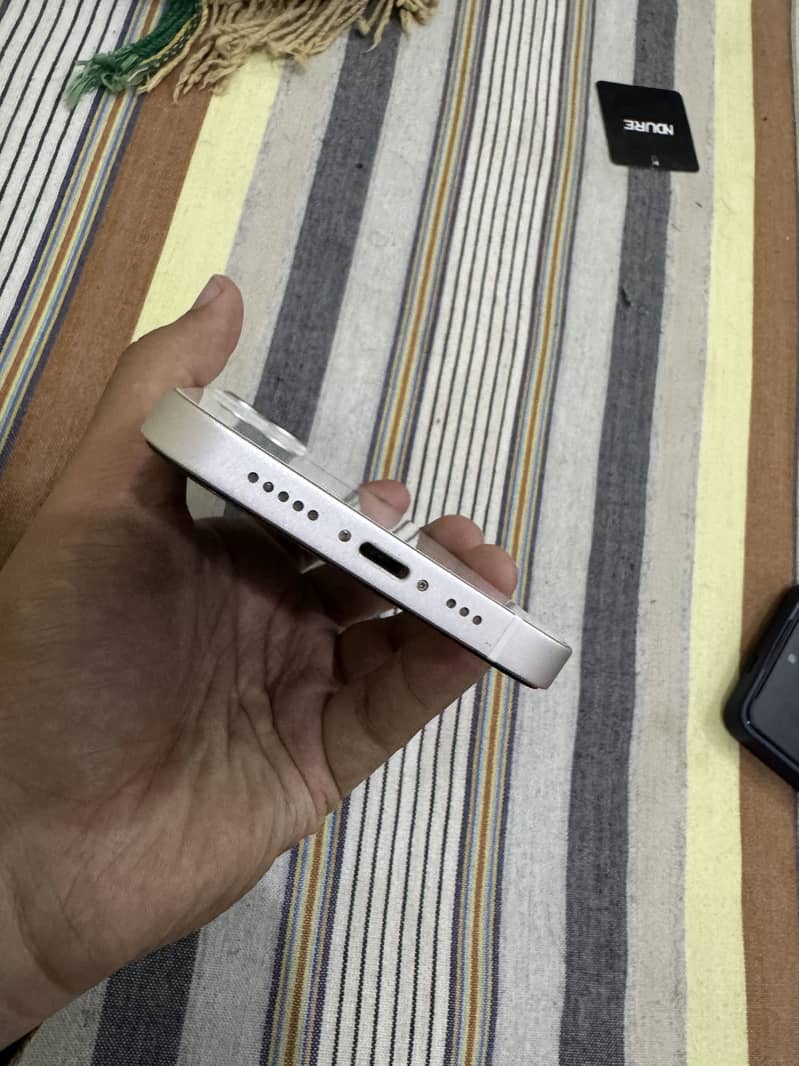 Apple iPhone 13 3