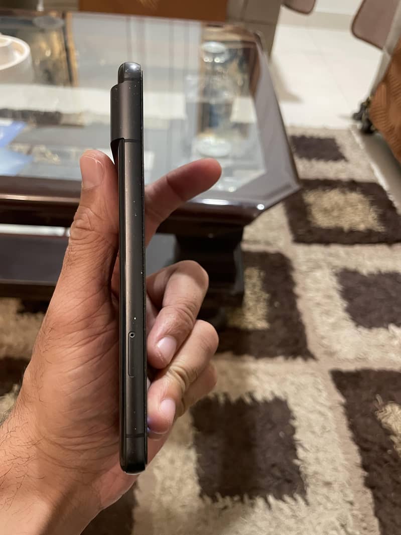 Google Pixel 8 - mint condition 3