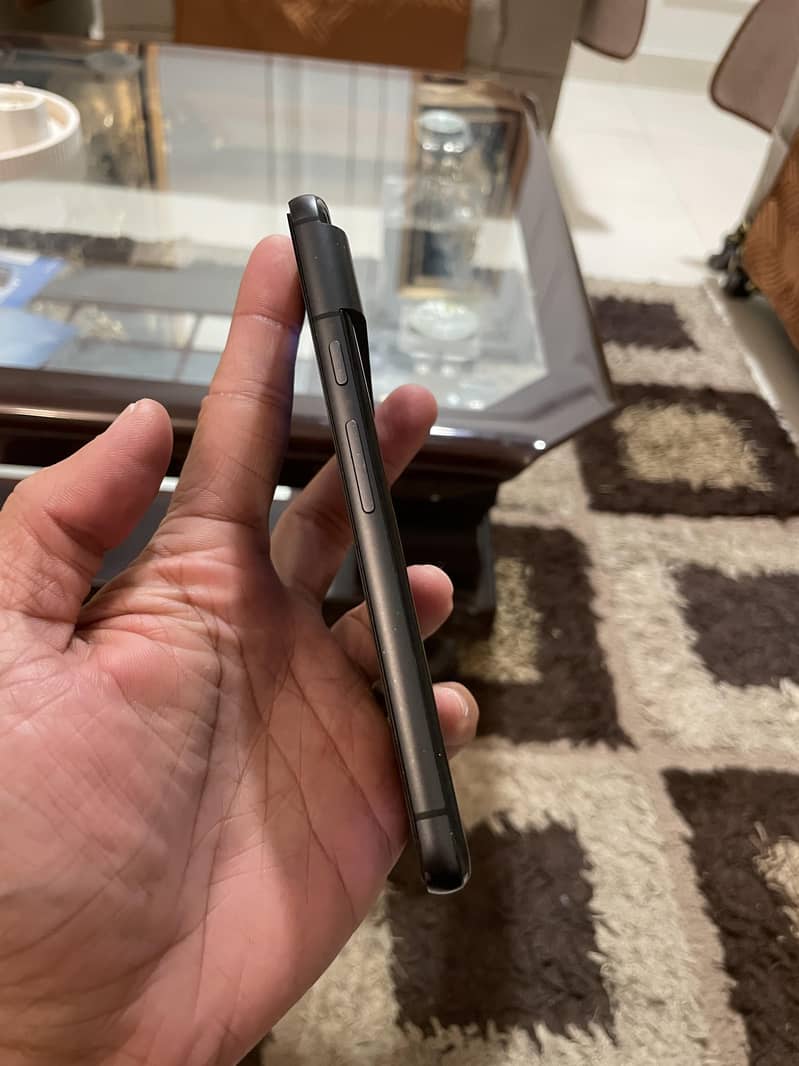 Google Pixel 8 - mint condition 4