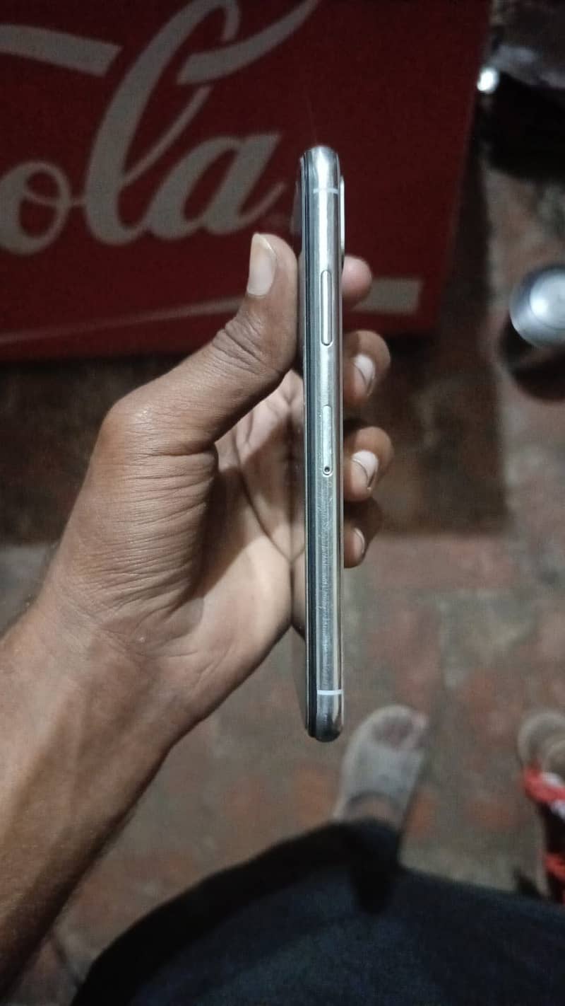 Apple iPhone X 0