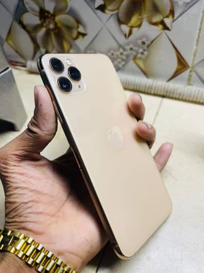 Apple iPhone 11 Pro Max Urgent sale (03433804097) is pr rabta kren ?