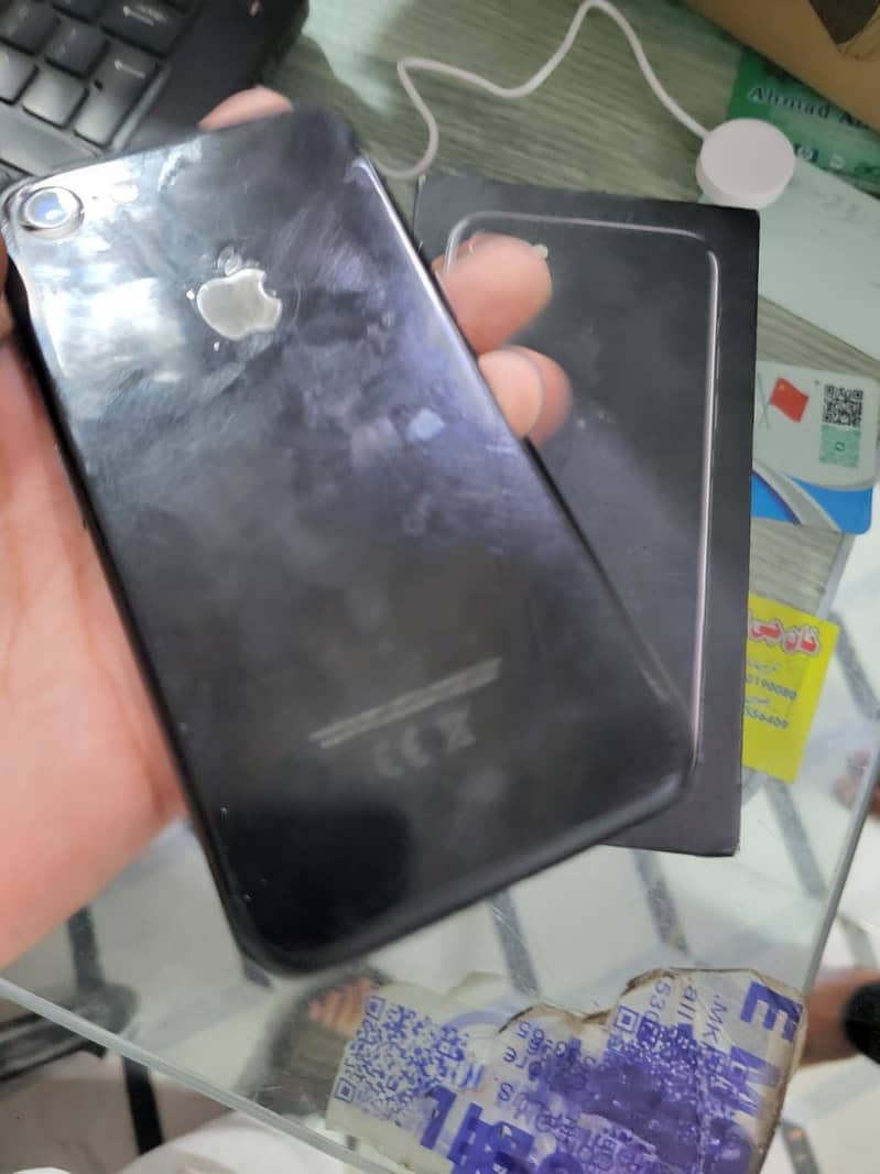 Apple iPhone 7 3