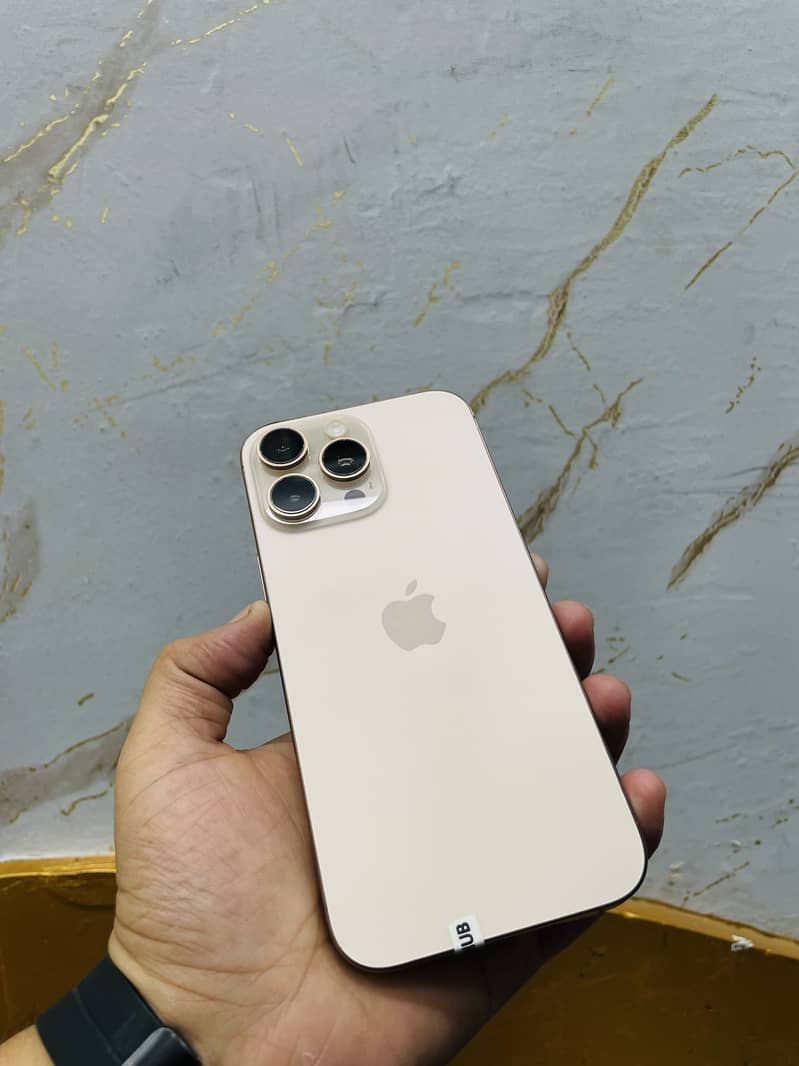 Apple iPhone 16 Pro Max 0