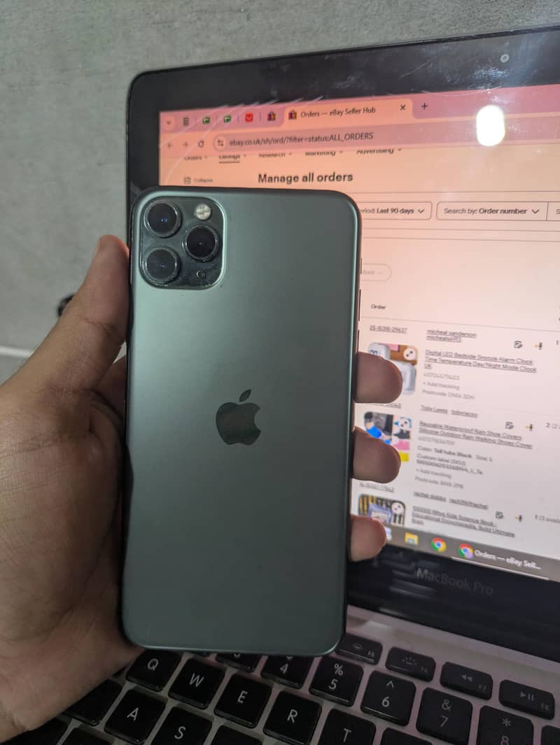 Apple iPhone 11 Pro Max 2