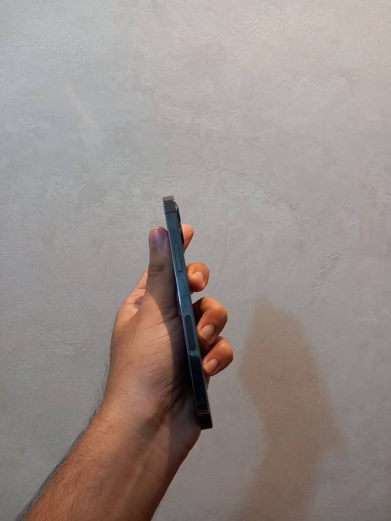 iPhone 12 Pro 4