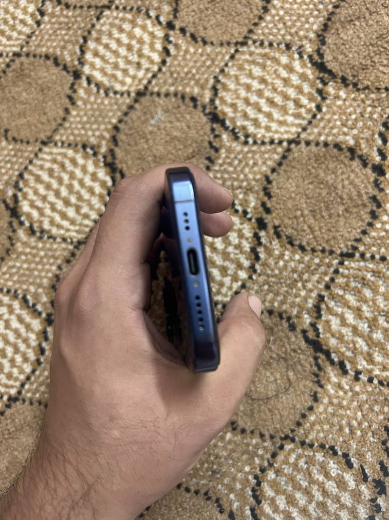 Apple iPhone 15 Pro 4