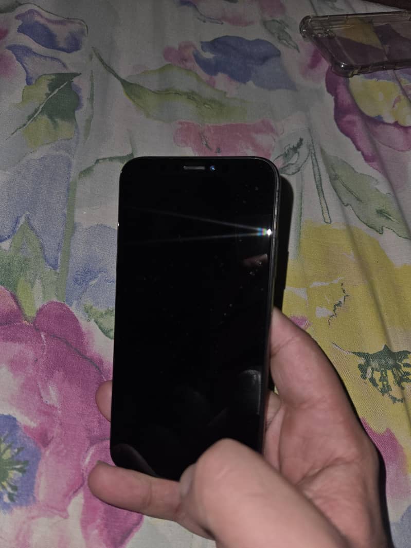 Apple iPhone XS 3