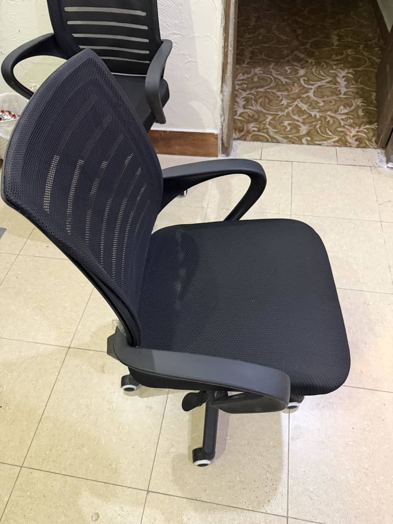 Office chairs mint condition 3
