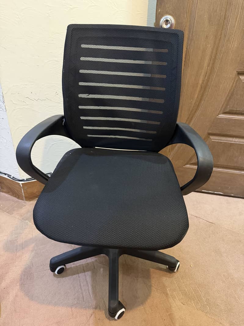 Office chairs mint condition 4
