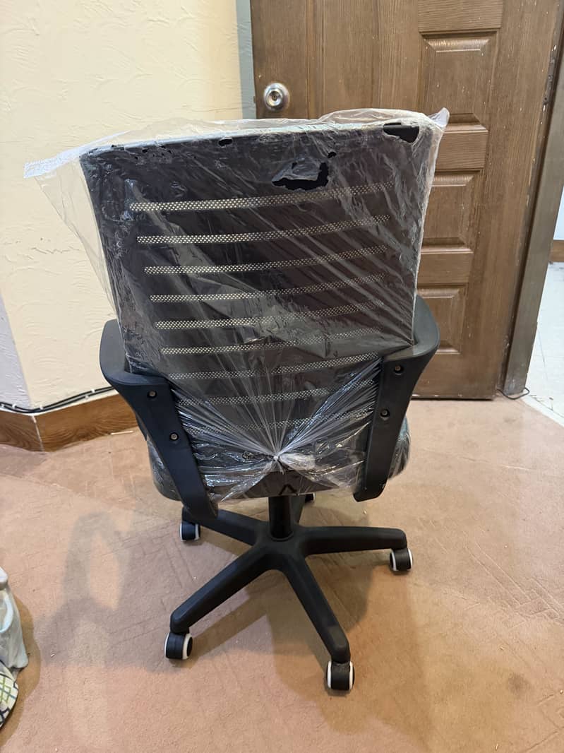 Office chairs mint condition 5