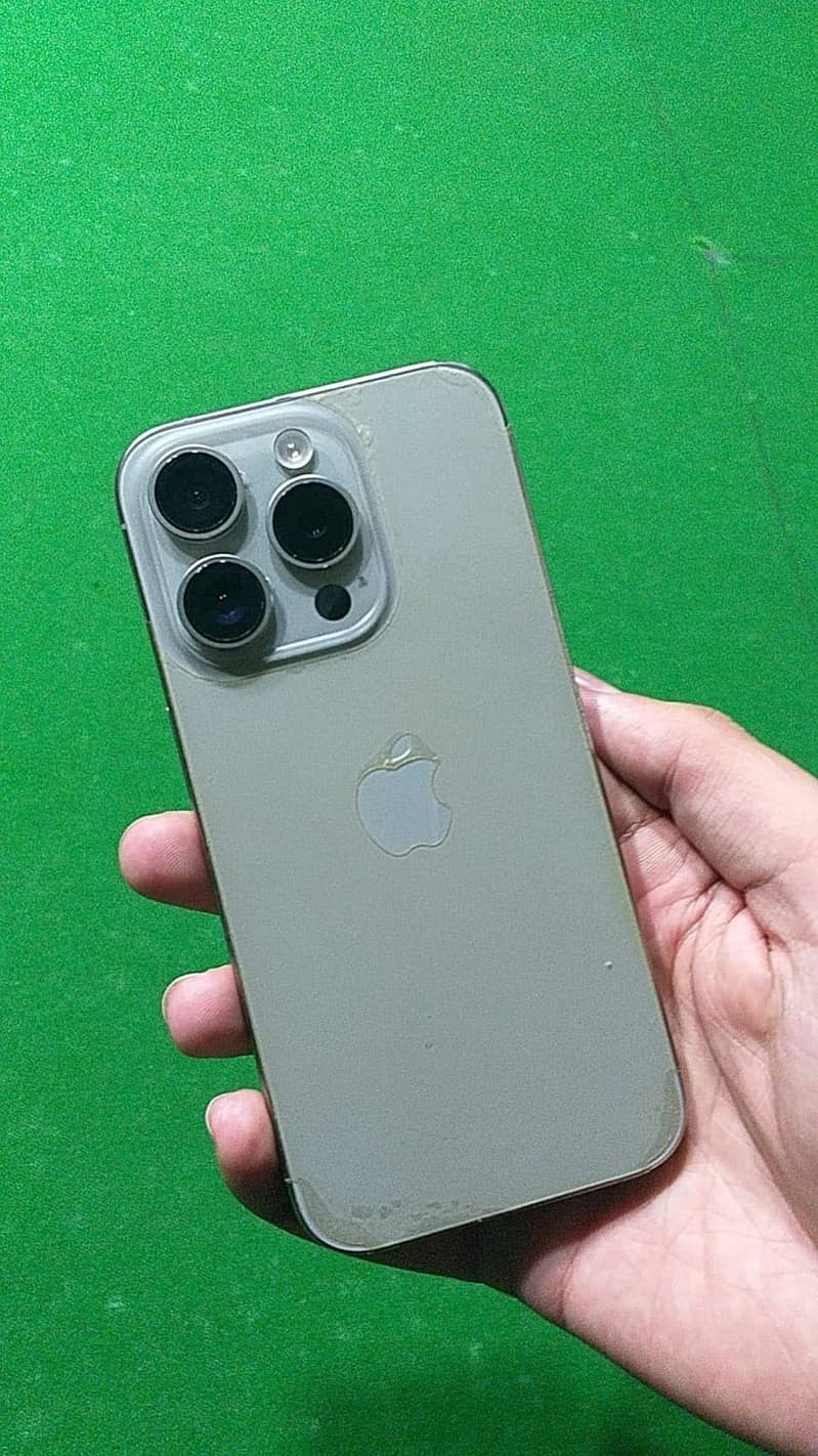 Apple iPhone 15 Pro 0