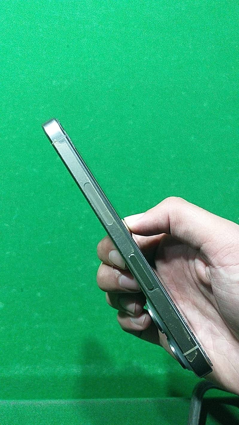 Apple iPhone 15 Pro 1