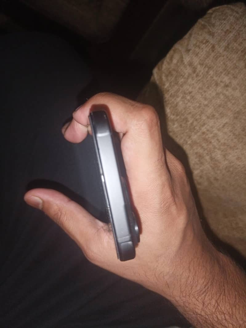 Apple iPhone 15 Pro Max LLA MODEL 4