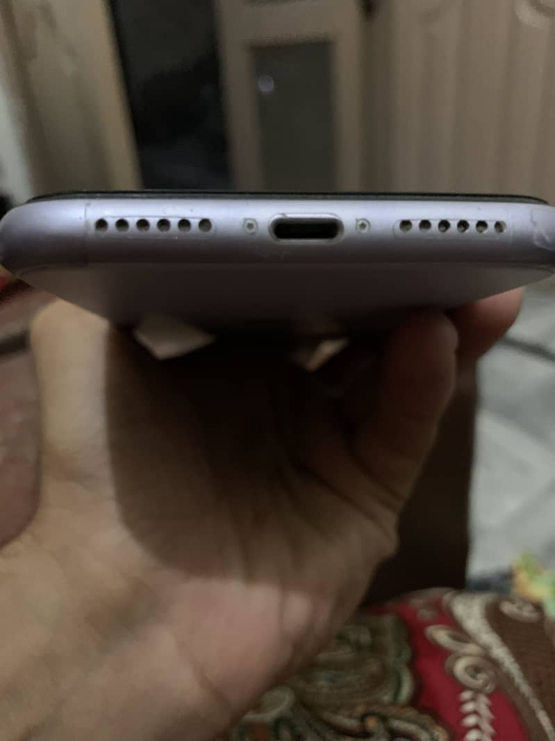Apple iPhone 11 0