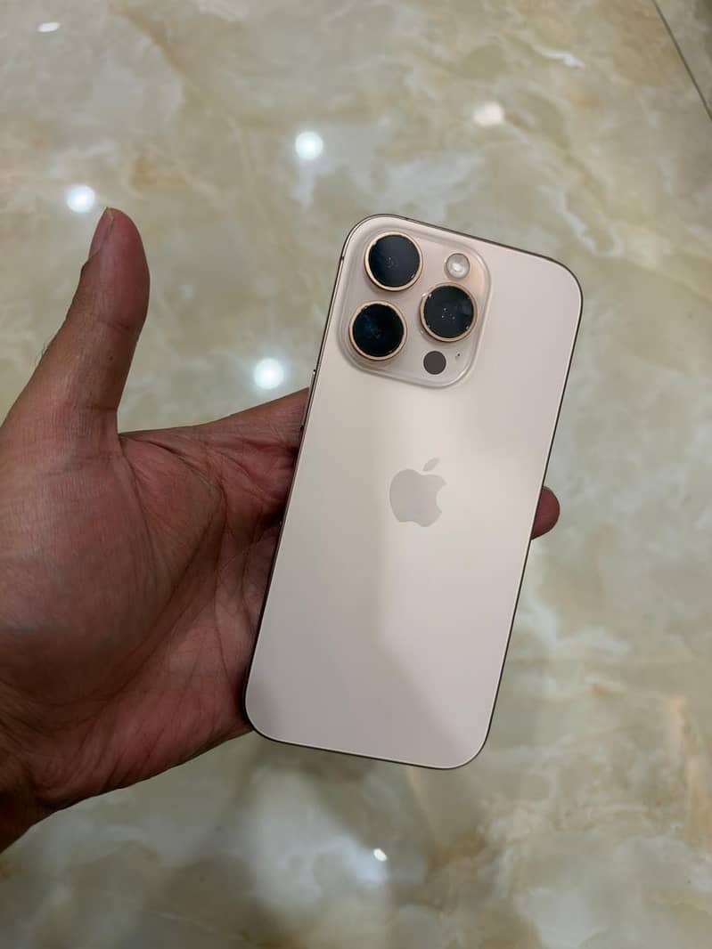Apple iPhone 16 Pro 3