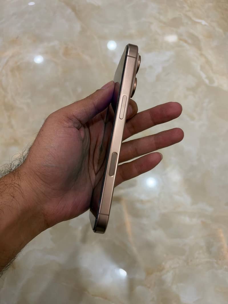 Apple iPhone 16 Pro 7