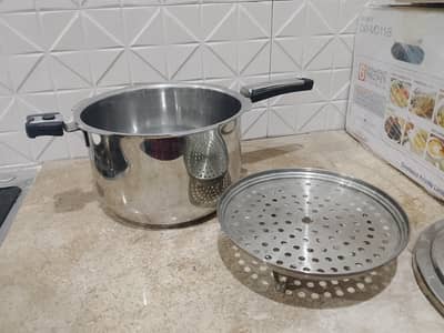 Pressure Cooker Stainless Steel in Good Condition