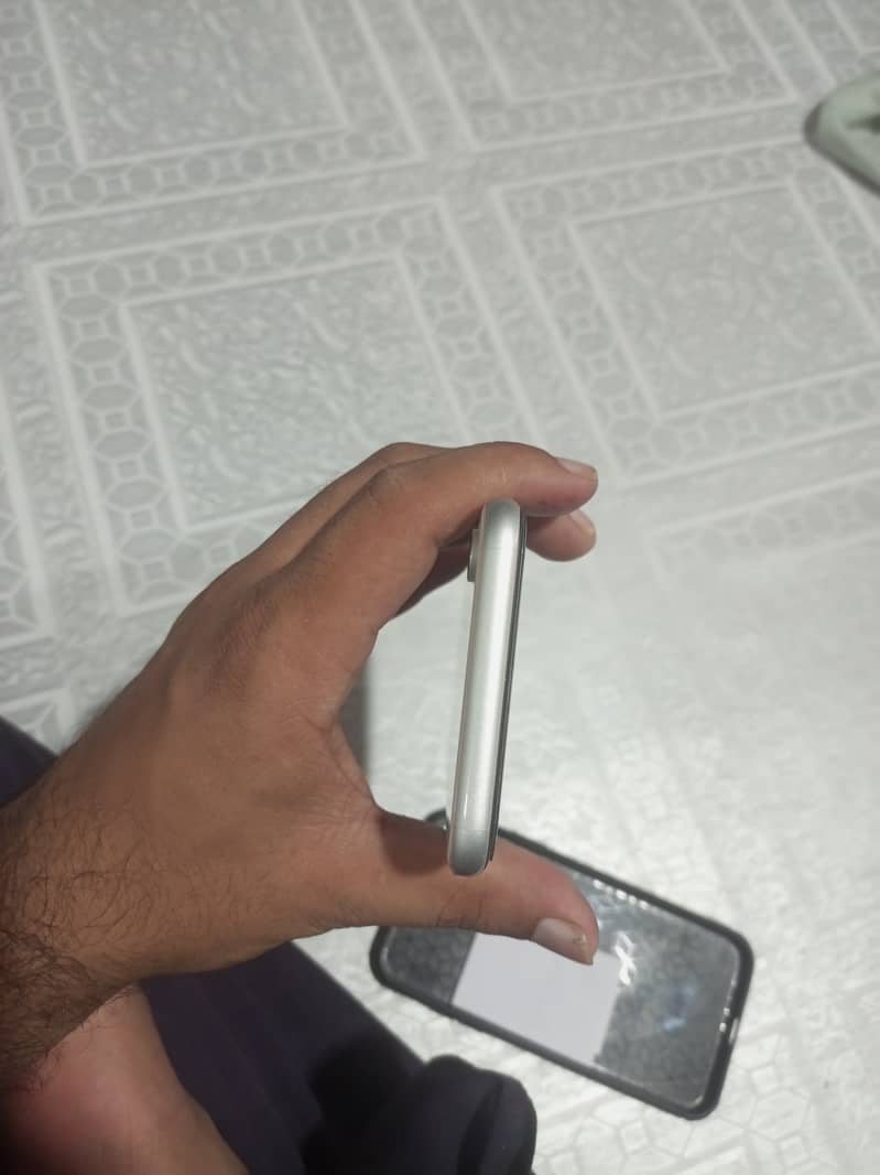 Apple iPhone XR 3