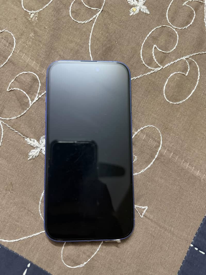 Apple iPhone 16 2