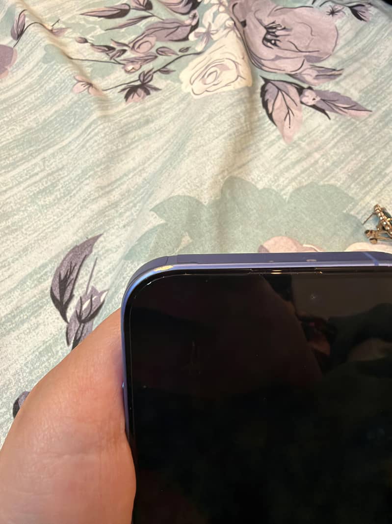 Apple iPhone 16 6