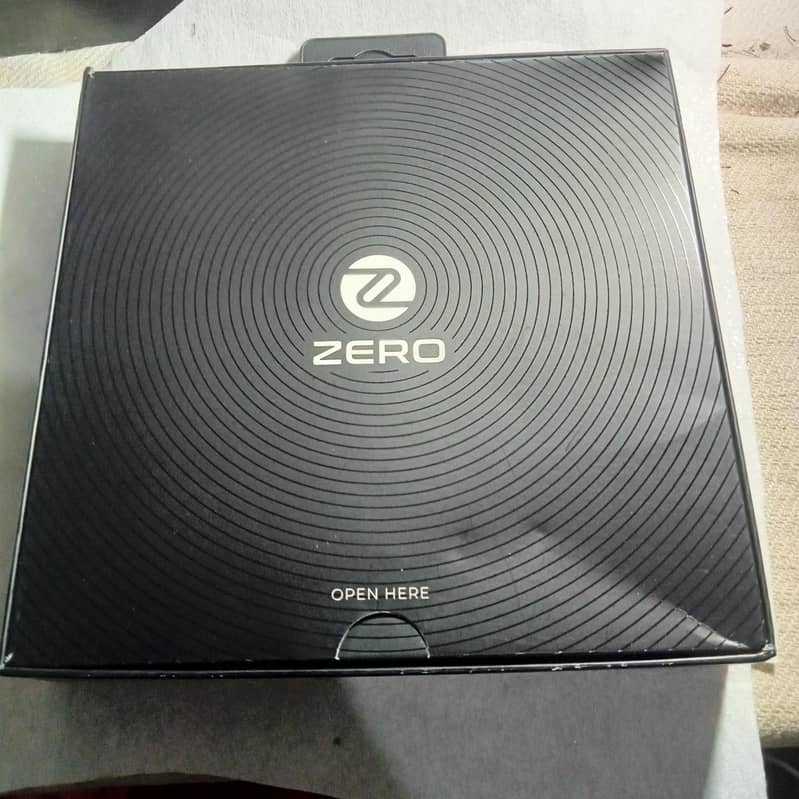 Zero Wave Pro Earbuds Ivory Gray 1