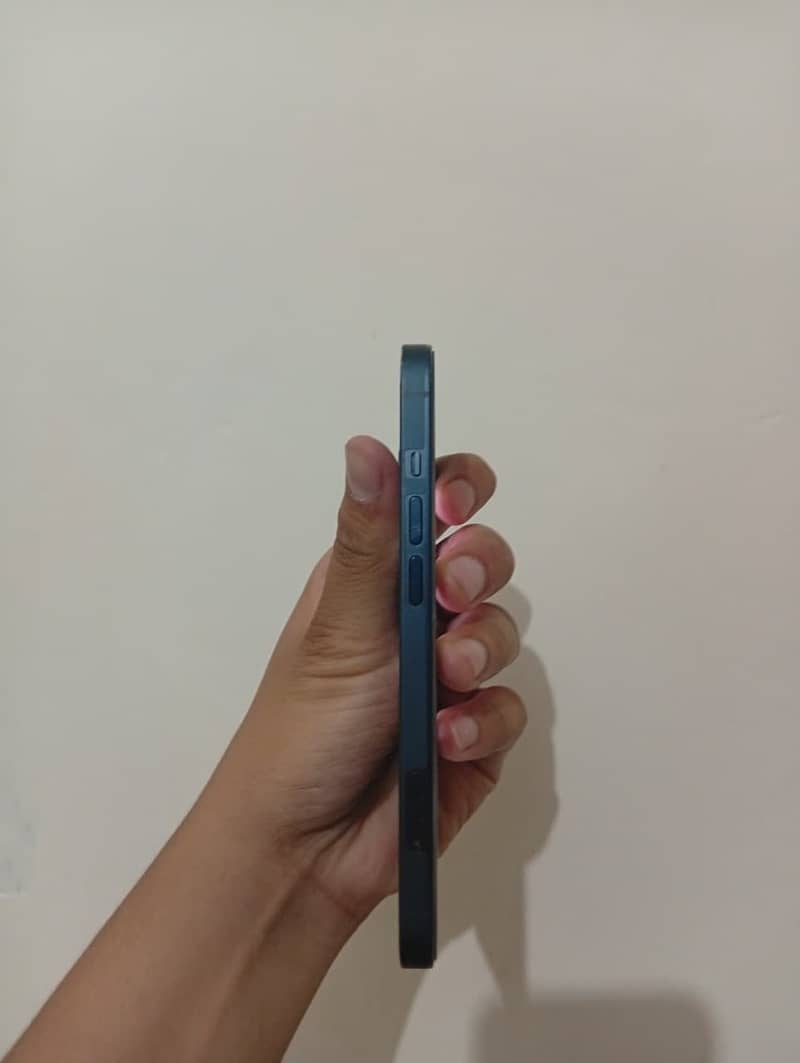 Apple iPhone 13 1