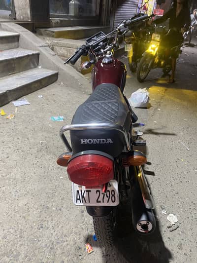 Honda 125 modal 22+23