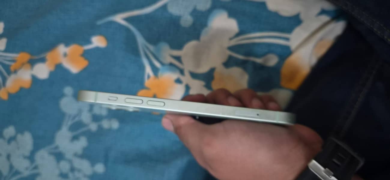 Apple iPhone 12 2
