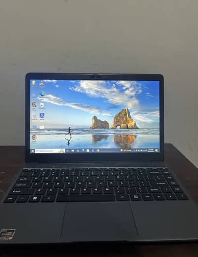 Lenovo : AMD Ryzen 5 7430U