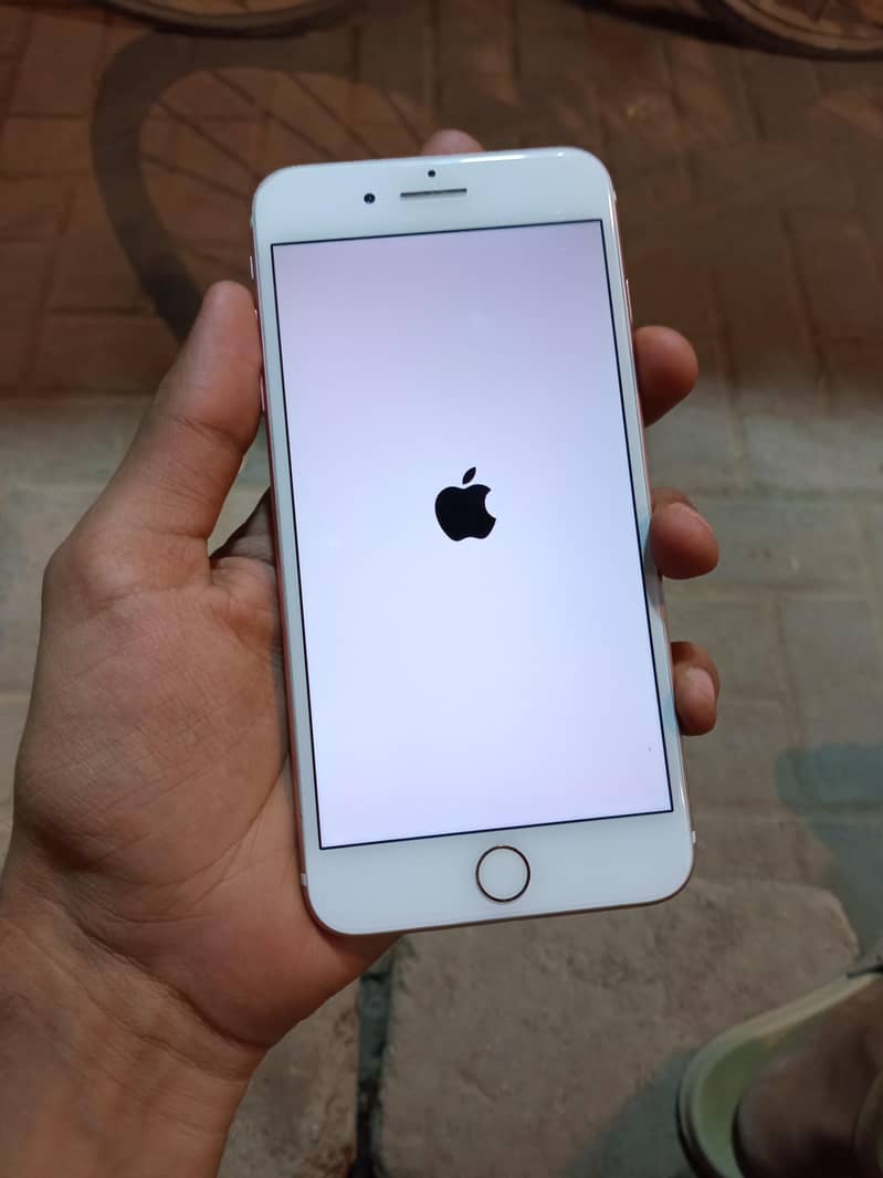 Apple iPhone 7 Plus 1