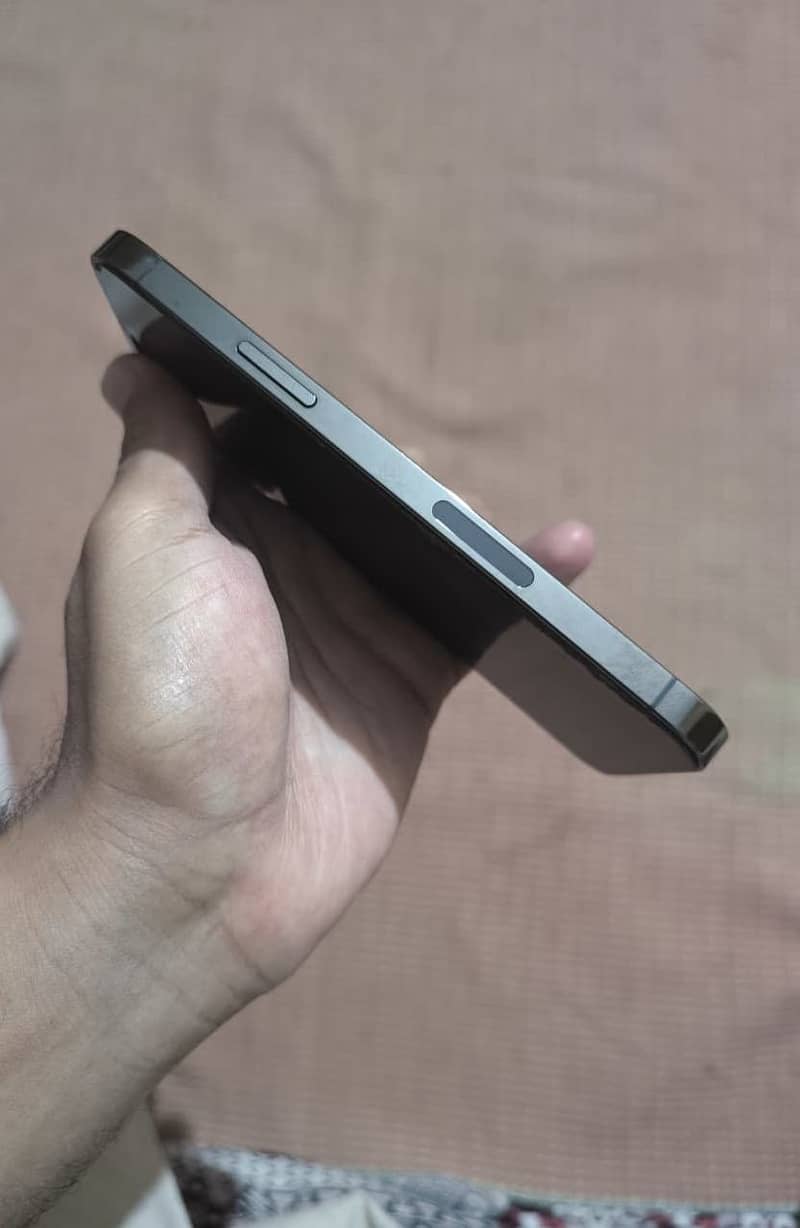 Apple iPhone 12 Pro 3