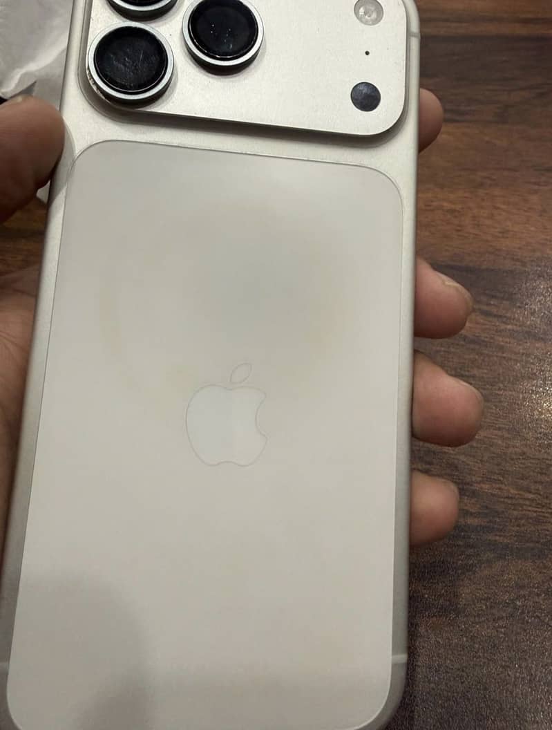 Apple iPhone 17 Pro Max 2