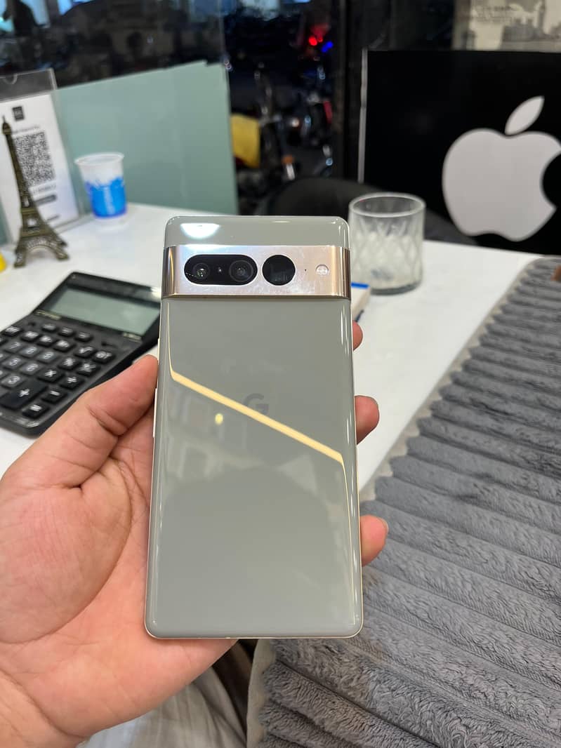 Google Pixel 7 Pro 6