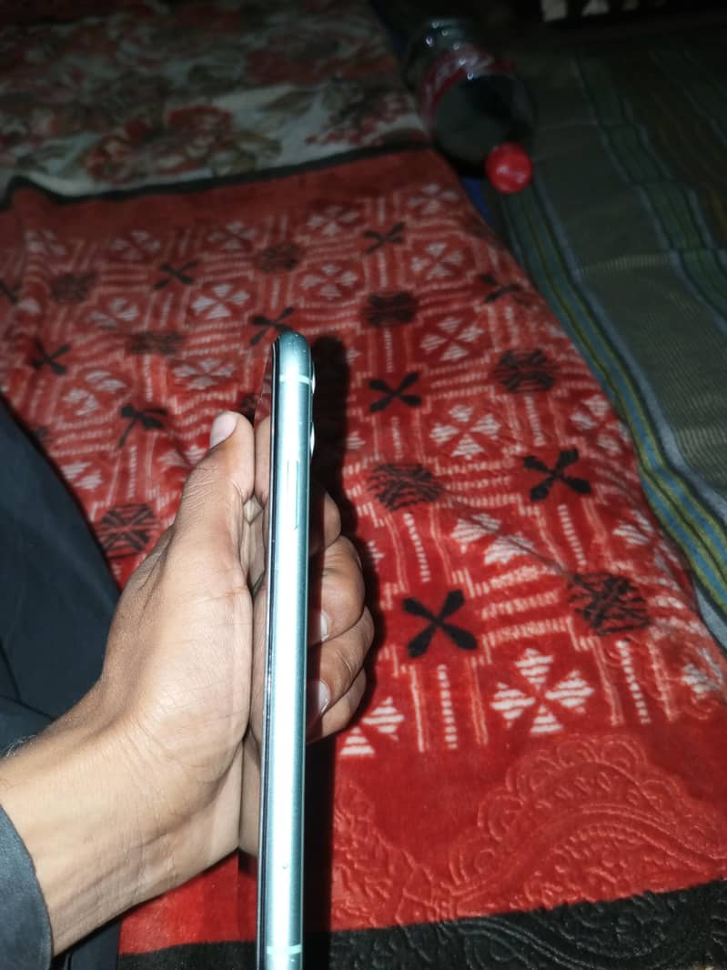Apple iPhone 11 5