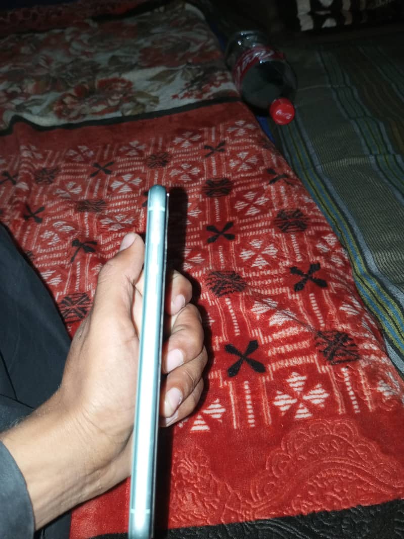 Apple iPhone 11 6