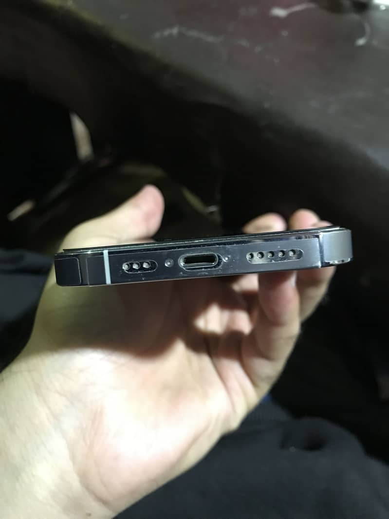 Apple iPhone 14 Pro 1