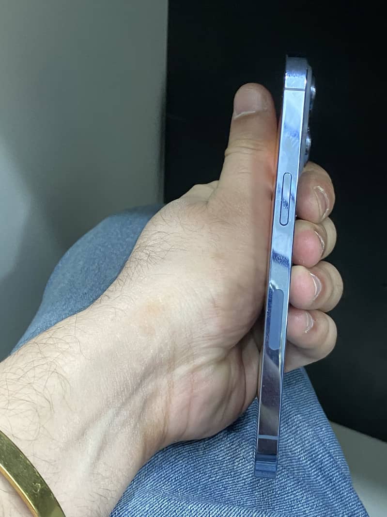 Apple iPhone 13 Pro 1